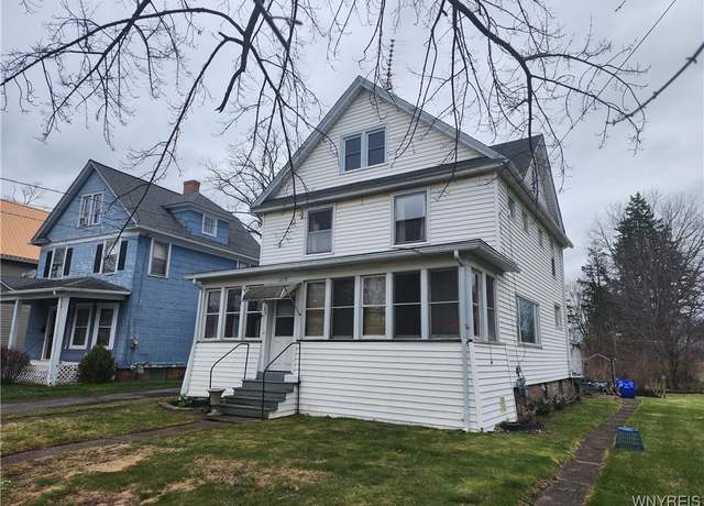 Property at 1209 West Ave, Shelby, NY 14103, 4 beds, 1.5 baths
