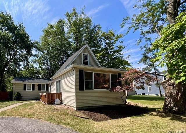 Property at 471 Hillside Ave, Orchard Park, NY 14127, 3 beds, 1 bath