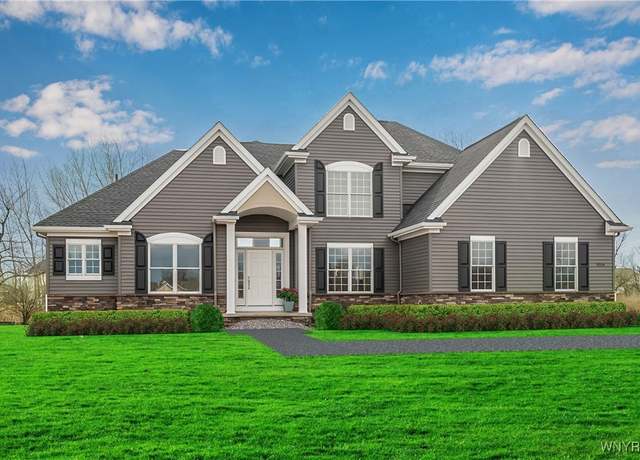 Property at 7 Kestrel Ct, Orchard Park, NY 14127, 3 beds, 2.5 baths