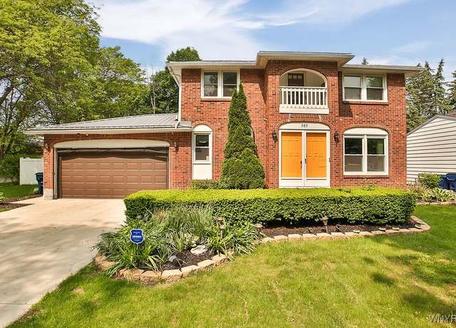 Property at 305 Vine Ln, Amherst, NY 14228, 3 beds, 1.5 baths