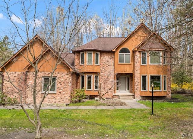 Property at 108 Middlebury Rd, Orchard Park, NY 14127, 4 beds, 3 baths