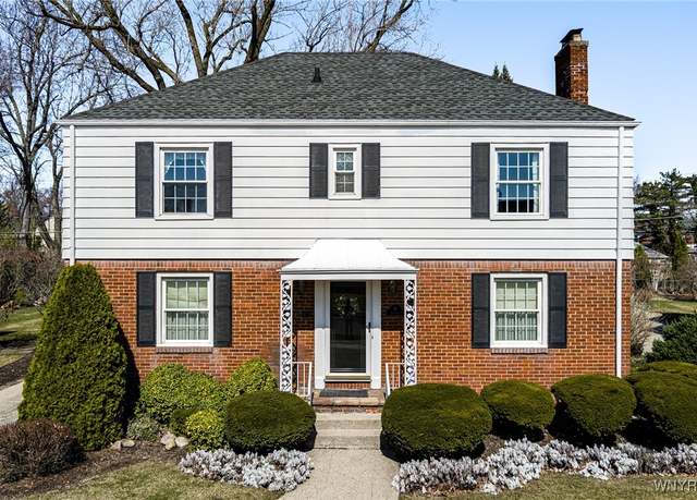 Property at 76 Deerhurst Park Blvd, Tonawanda-town, NY 14217, 3 beds, 3 baths