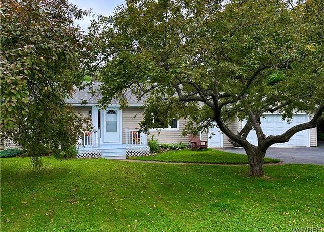 Property at 40 June Dr, Elma, NY 14059, 3 beds, 1.5 baths