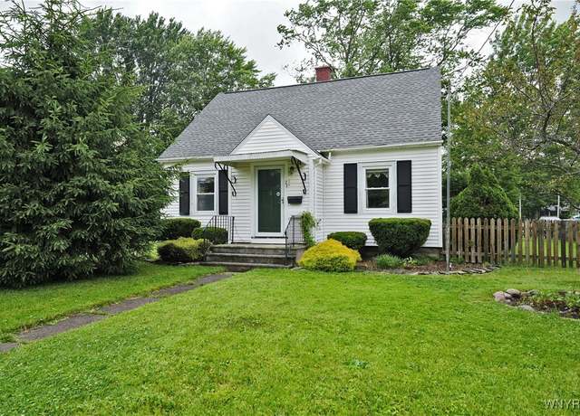 Property at 28 Huntington Ct, Hamburg, NY 14075, 3 beds, 1.5 baths