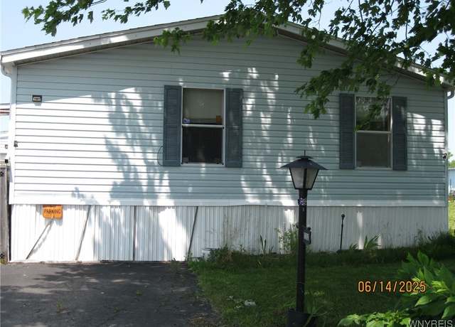 Property at 1203 Maplewood, Lockport-town, NY 14094, 3 beds, 2 baths