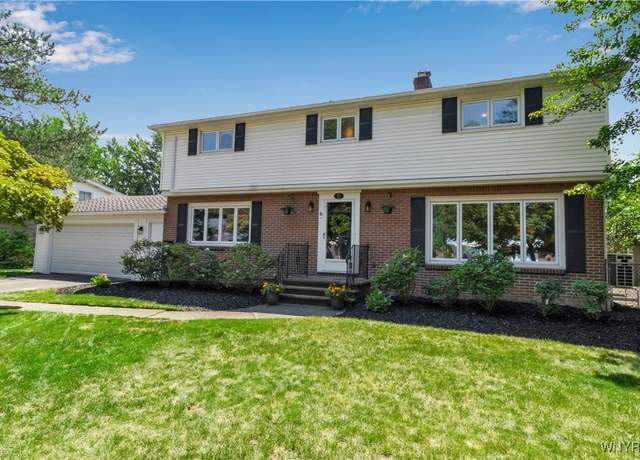 Property at 21 Tee Ct, Amherst, NY 14221, 4 beds, 2.5 baths