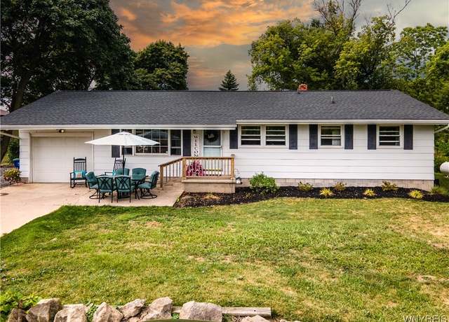 Property at 4900 Town Line Rd, Cambria, NY 14094, 4 beds, 1.5 baths