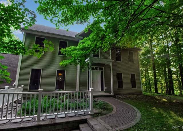 Property at 8480 Rochester Rd, Royalton, NY 14067, 4 beds, 2.5 baths