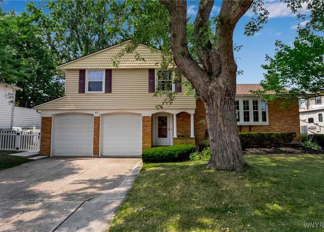 Property at 60 Fairways Blvd, Amherst, NY 14221, 3 beds, 1.5 baths