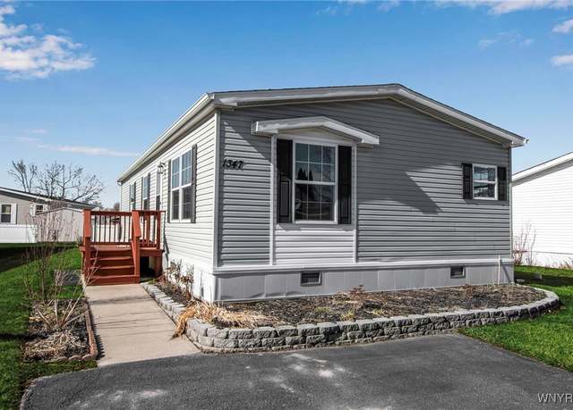Property at 1347 Fernwood Dr, Lockport-town, NY 14094, 3 beds, 2 baths