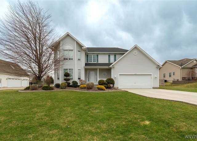 Property at 6455 Strickler Rd, Clarence, NY 14031, 3 beds, 2.5 baths