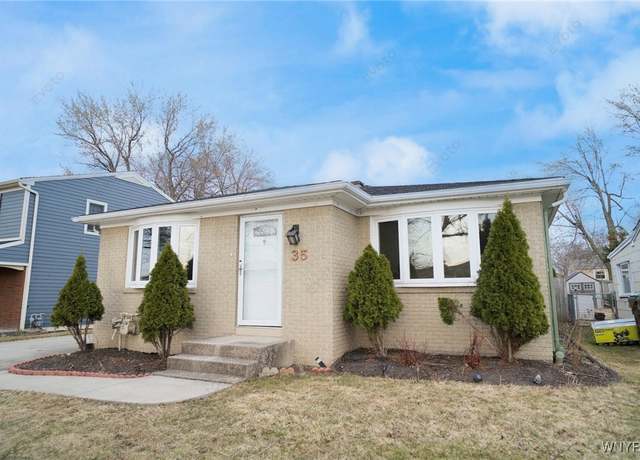 Property at 35 Bahama Ln, Cheektowaga, NY 14225, 3 beds, 1.5 baths