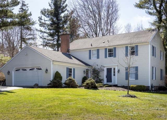Property at 33 Tanglewood Dr W, Orchard Park, NY 14127, 4 beds, 2.5 baths