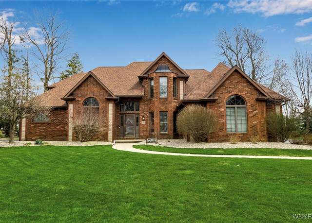 Property at 6353 Everwood Ct N, Clarence, NY 14051, 5 beds, 3.5 baths
