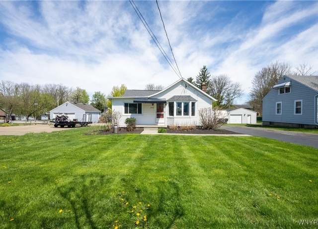 Property at 5048 Armor Duells Rd, Orchard Park, NY 14127, 3 beds, 1 bath