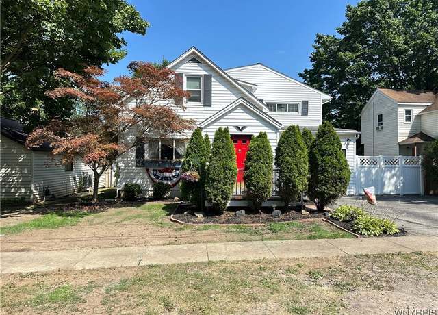Property at 350 S 2nd St, Lewiston, NY 14092, 4 beds, 2 baths