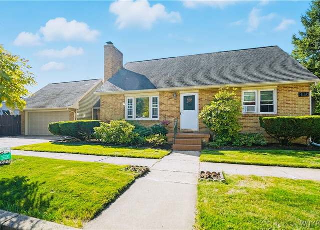 Property at 336 Roycroft Blvd, Amherst, NY 14226, 4 beds, 2 baths