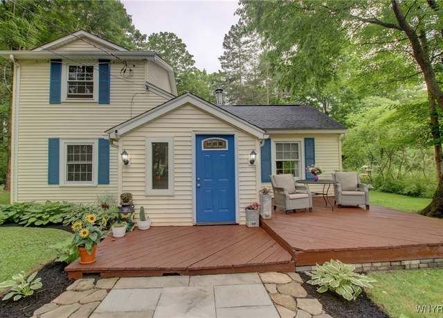 Property at 9742 Trevett Rd, Boston, NY 14025, 3 beds, 2 baths
