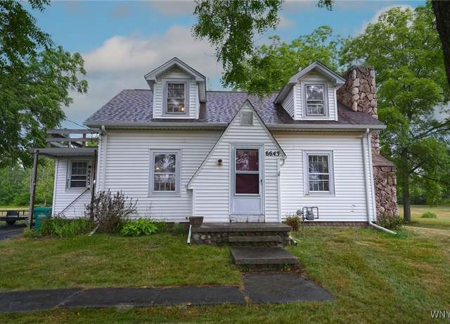 Property at 6643 Lincoln Ave, Lockport Town, NY 14094, 3 beds, 2 baths