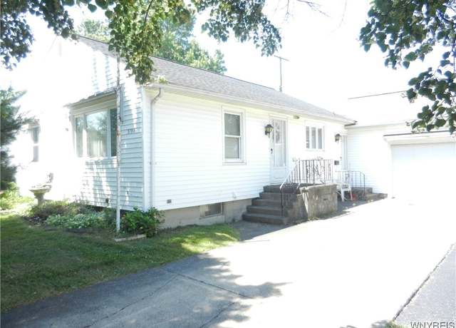 Property at 3704 Grafton Ave, Hamburg, NY 14219, 2 beds, 1.5 baths