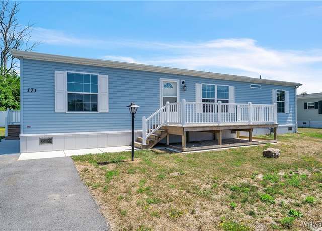 Property at 171 Branch St, Lockport Town, NY 14094, 4 beds, 2 baths
