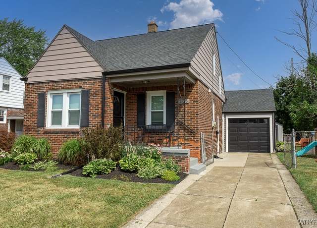 Property at 105 Oakridge Ave, Tonawanda, NY 14217, 3 beds, 2 baths