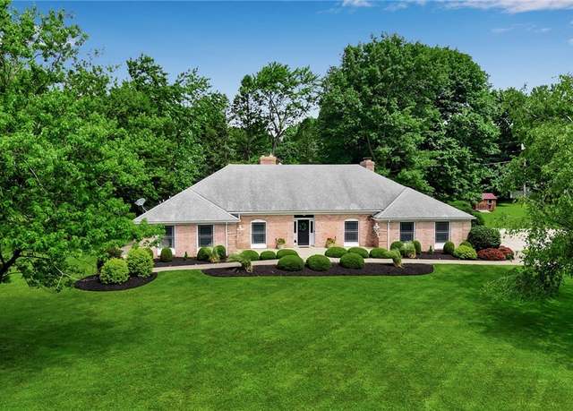 Property at 4901 Pineledge Dr W, Clarence, NY 14031, 3 beds, 3 baths