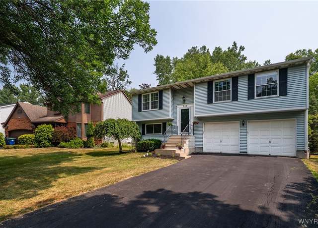 Property at 342 Greengage Cir, Amherst, NY 14051, 3 beds, 1.5 baths