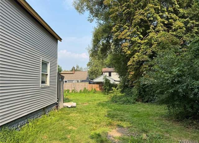 Property at 415 72nd St, Niagara Falls, NY 14304