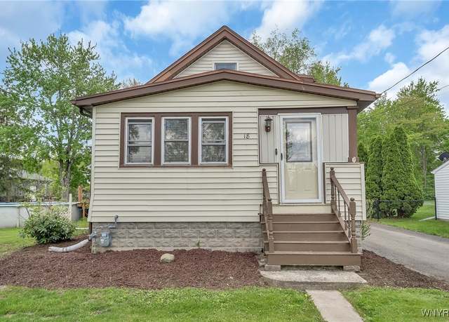 Property at 18 Meadowlawn Rd, Orchard Park, NY 14127, 4 beds, 2 baths