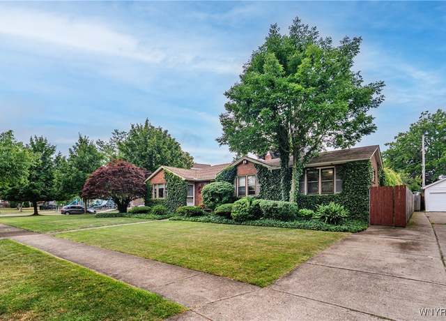 Property at 12 Henley Rd, Buffalo, NY 14216, 4 beds, 1.5 baths