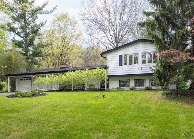 Property at 1084 Ridge Rd, Lewiston, NY 14092, 3 beds, 2.5 baths
