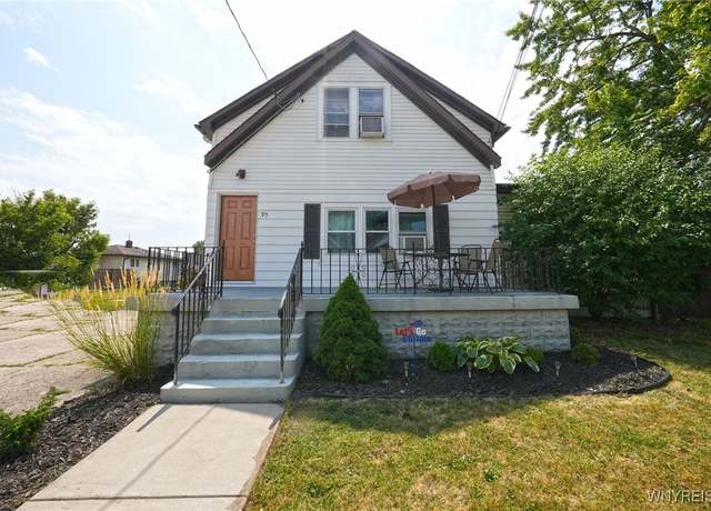 Property at 95 Clover Pl, Cheektowaga, NY 14225, 6 beds, 3 baths