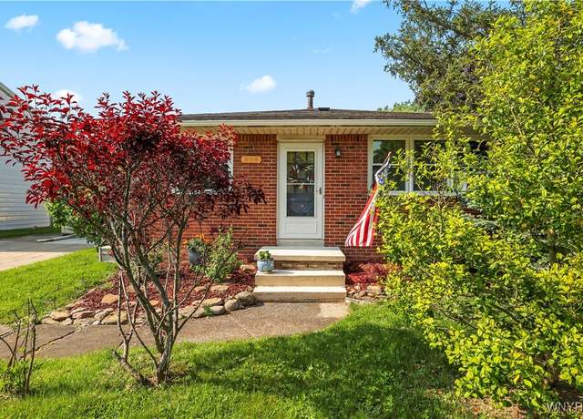 Property at 914 Reserve Rd, West Seneca, NY 14224, 3 beds, 1.5 baths