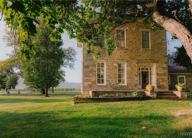 Property at 5138 Lower Mountain Rd, Cambria, NY 14094, 3 beds, 2.5 baths