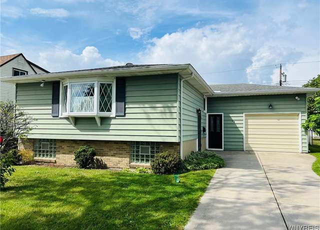 Property at 28 Mayberry Dr E, Cheektowaga, NY 14227, 3 beds, 1.5 baths