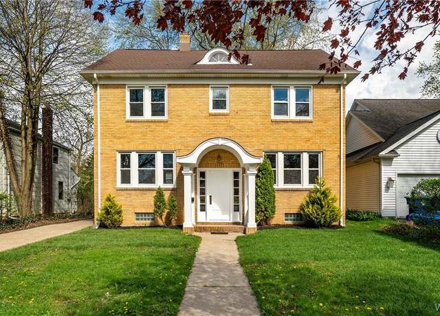 Property at 398 Roycroft Blvd, Amherst, NY 14226, 4 beds, 2 baths