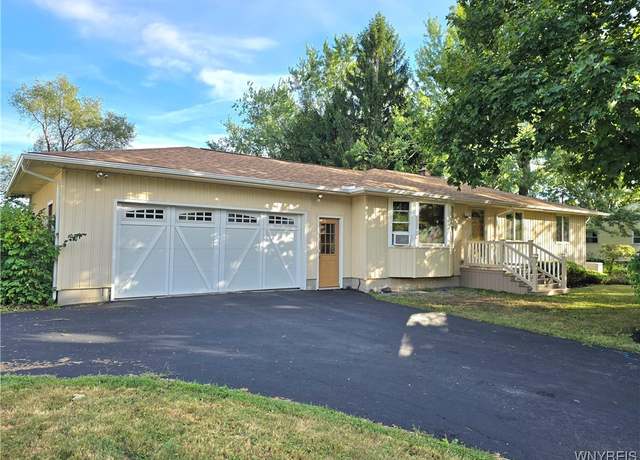 Property at 4358 Beach Ridge Rd, Pendleton, NY 14120, 3 beds, 1 bath