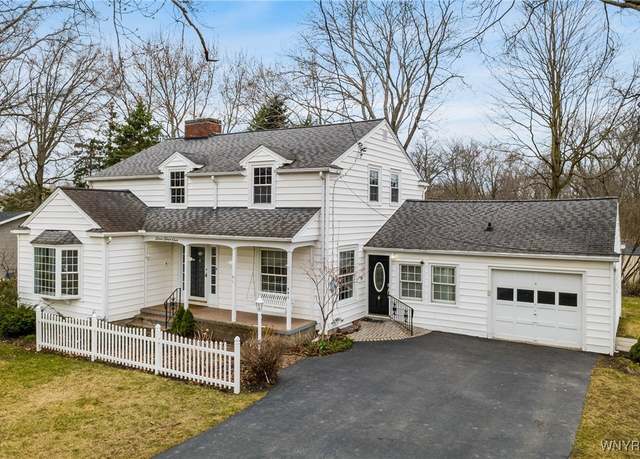Property at 441 Harper Dr, Lewiston, NY 14092, 5 beds, 2.5 baths