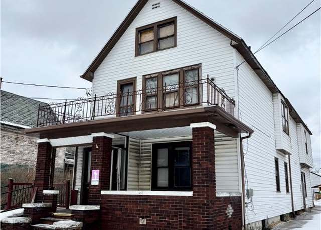 Property at 139 N Ogden St, Buffalo, NY 14206, 3 beds, 1.5 baths