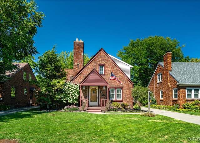 Property at 156 Highland Pkwy, Tonawanda, NY 14223, 3 beds, 2 baths