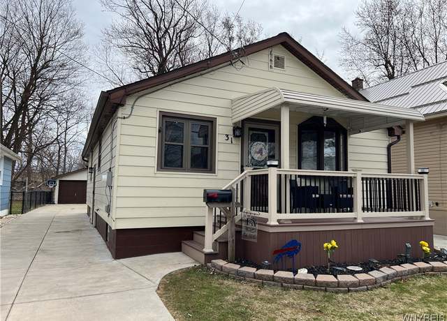 Property at 31 Ludwig Ave, West Seneca, NY 14224, 3 beds, 1 bath