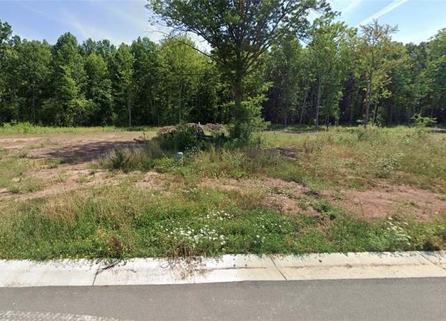 Property at 588 Oak Run Dr, Lewiston, NY 14092