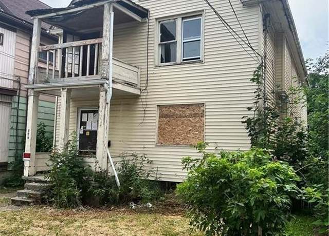 Property at 462 18th St, Niagara Falls, NY 14303, 6 beds, 3 baths