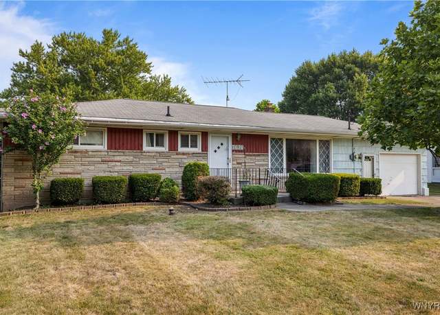 Property at 7620 Saint Joseph Rd, Niagara, NY 14304, 3 beds, 1.5 baths