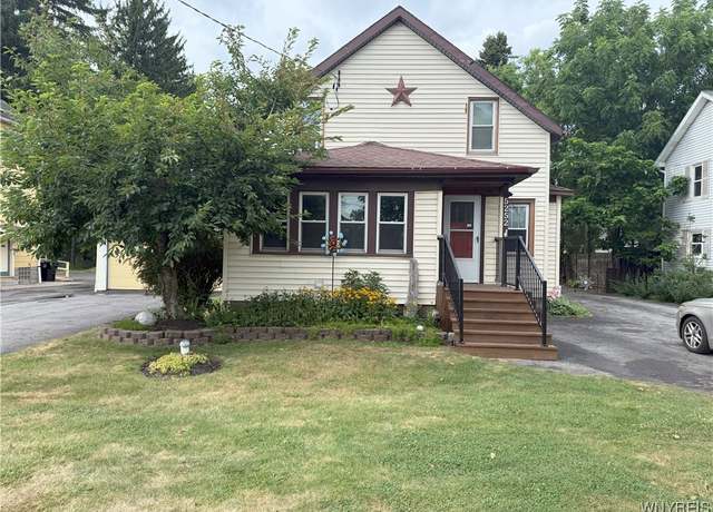 Property at 5252 Genesee St, Lancaster, NY 14026, 3 beds, 2 baths