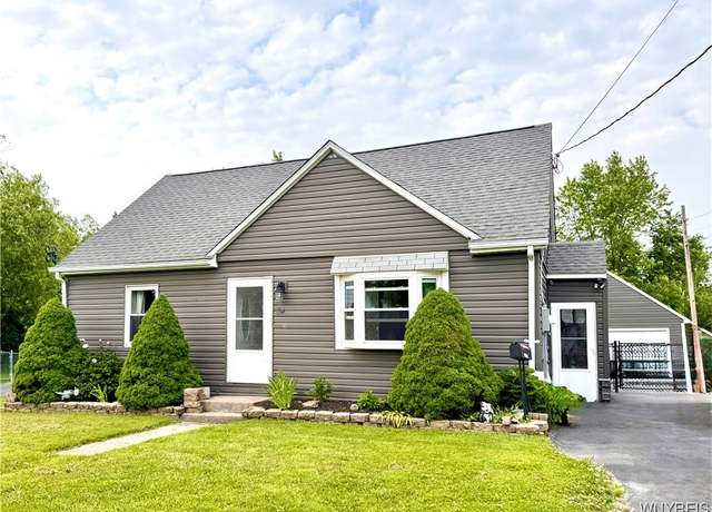 Property at 64 Burmon Dr, Orchard Park, NY 14127, 3 beds, 2 baths
