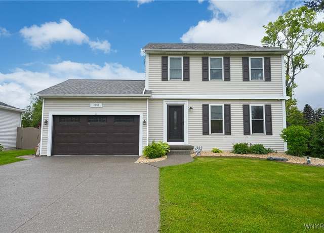 Property at 4302 Manor Ln, Hamburg, NY 14075, 3 beds, 1.5 baths