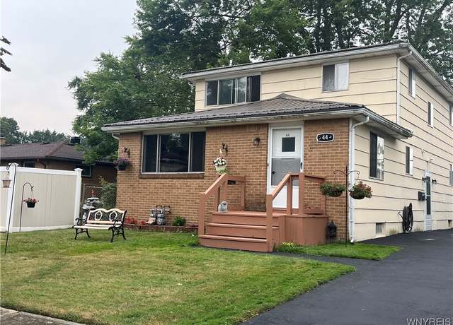 Property at 44 Fairelm Ln, Cheektowaga, NY 14227, 5 beds, 2 baths