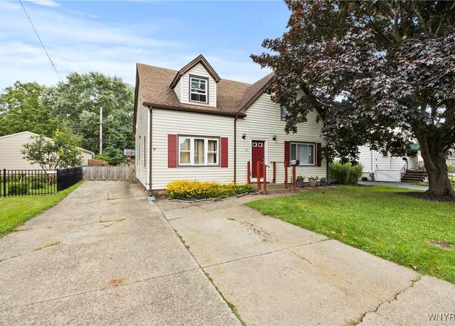 Property at 67 Rose Ave, West Seneca, NY 14224, 5 beds, 2.5 baths